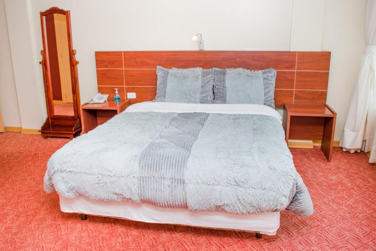Hotel Flor De Los Andes Tulcán Eksteriør billede