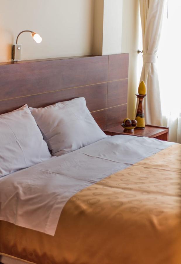 Hotel Flor De Los Andes Tulcán Eksteriør billede