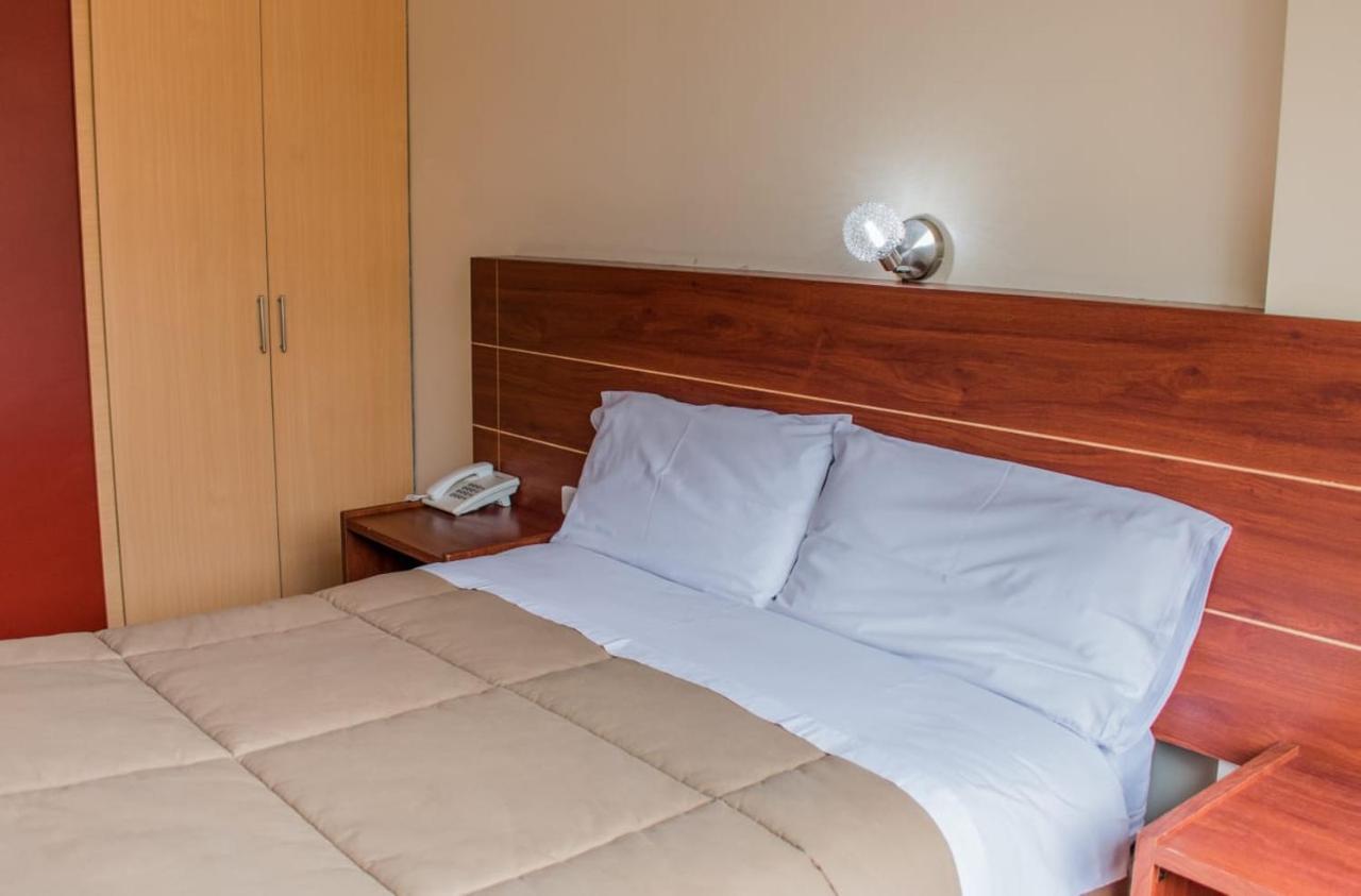 Hotel Flor De Los Andes Tulcán Eksteriør billede